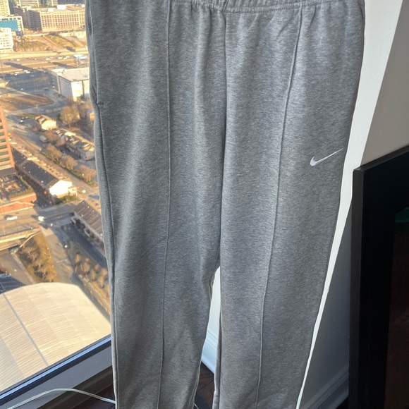New Nike Women’s Sportswear Essentials Fleece Jogger Pants Sz. XS NEW BV4089-063 - Picture 5 of 7